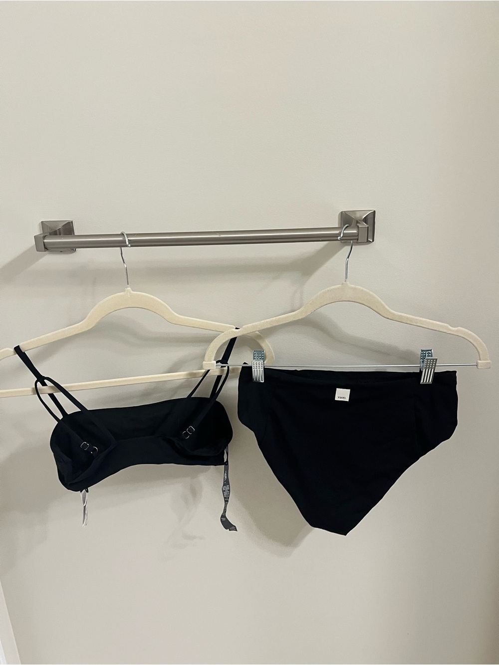 Vuori Dune Bikini Set – Black – Size Small – Retails $136 - Picture 4 of 6